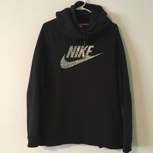 NIKE black hooded sweatshirt